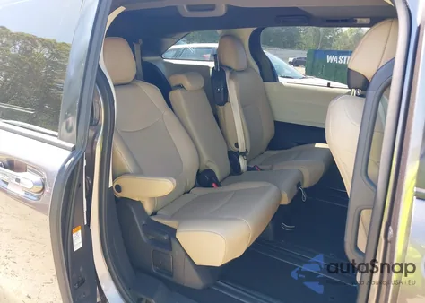 2021 Toyota Sienna Xle z USA, uszkodzony, nr VIN 5TDYRKEC0MS007394